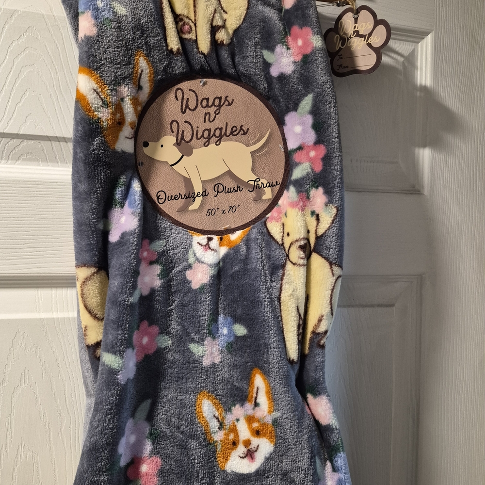 Calling All Pup Lovers .Wags & Wiggles Oversized Plush Throw